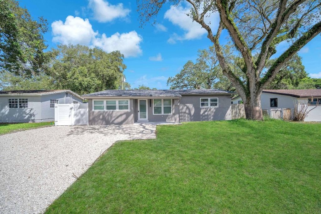 4640 SW 25th Terrace, Dania Beach, FL 33312