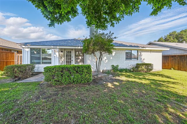 7932 Berrybrook Drive, Watauga, TX 76148