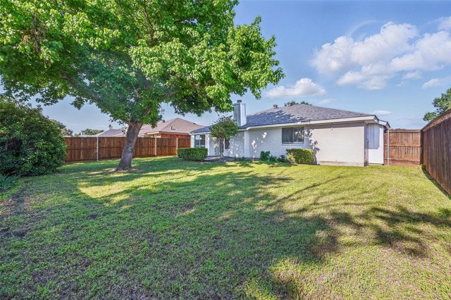 7932 Berrybrook Drive, Watauga, TX 76148