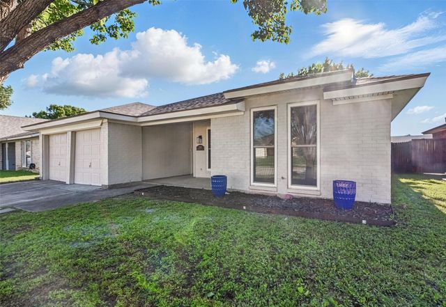 7932 Berrybrook Drive, Watauga, TX 76148