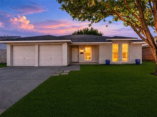 7932 Berrybrook Drive, Watauga, TX 76148