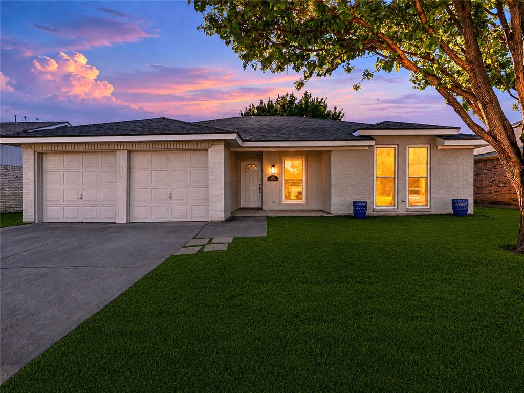 7932 Berrybrook Drive, Watauga, TX 76148