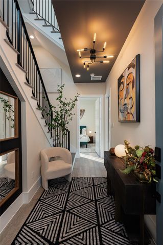 911 Thompson Street, Houston, TX 77007