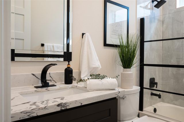 911 Thompson Street, Houston, TX 77007