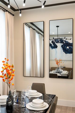 911 Thompson Street, Houston, TX 77007