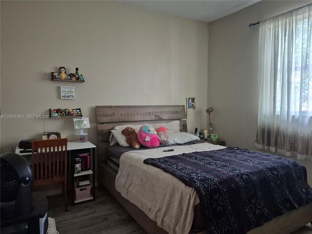 921 NE 42nd Pl, Homestead, FL 33033