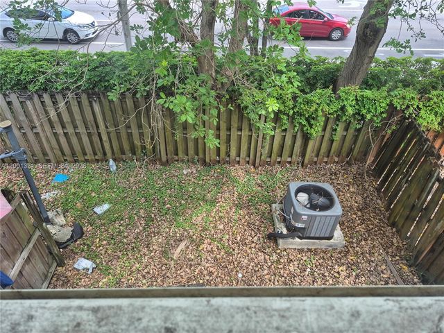 921 NE 42nd Pl, Homestead, FL 33033