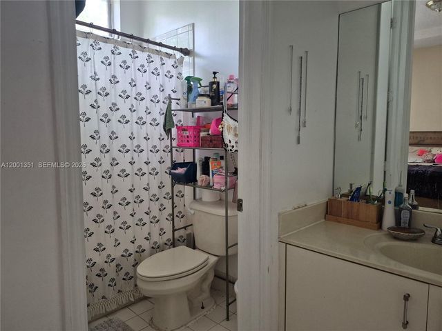 921 NE 42nd Pl, Homestead, FL 33033