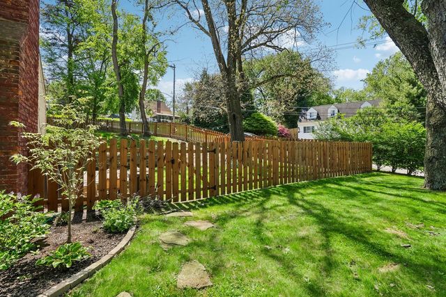 2321 Milford DRIVE, Bethel Park, PA 15102