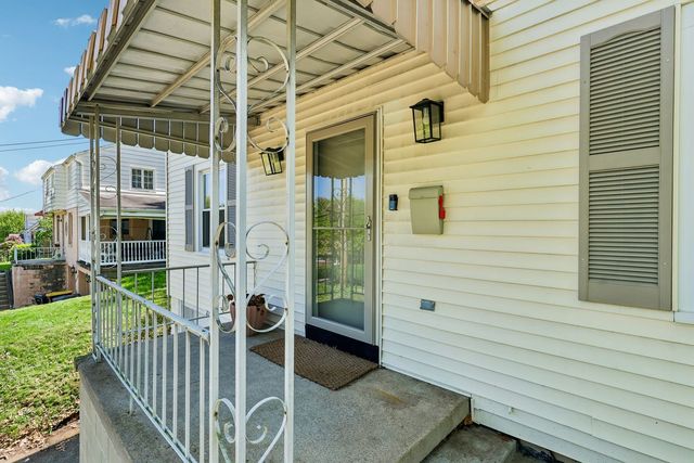2321 Milford DRIVE, Bethel Park, PA 15102