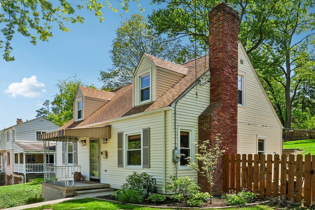 2321 Milford DRIVE, Bethel Park, PA 15102