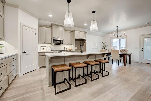 4817 Desert Willow Lane, Edmond, OK 73034