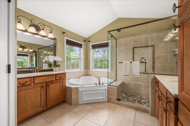 5672 Fields Drive, Yorkville, IL 60560
