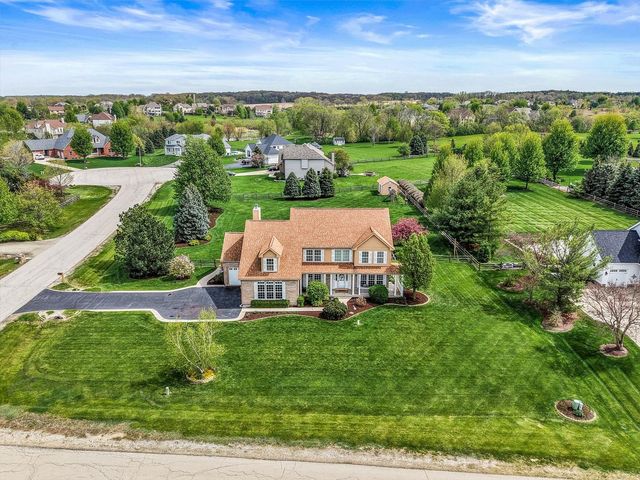 5672 Fields Drive, Yorkville, IL 60560