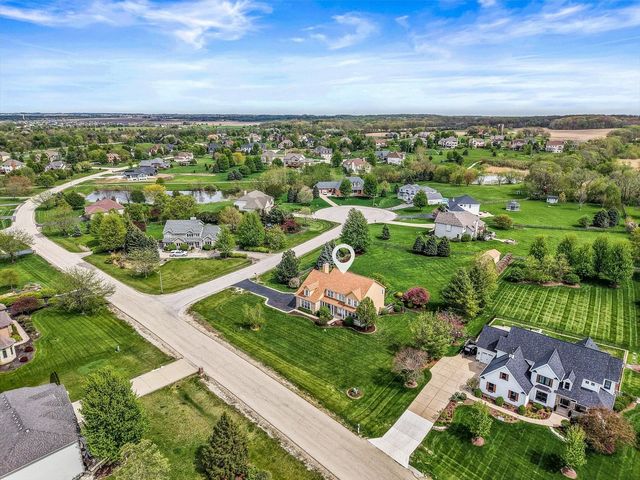 5672 Fields Drive, Yorkville, IL 60560