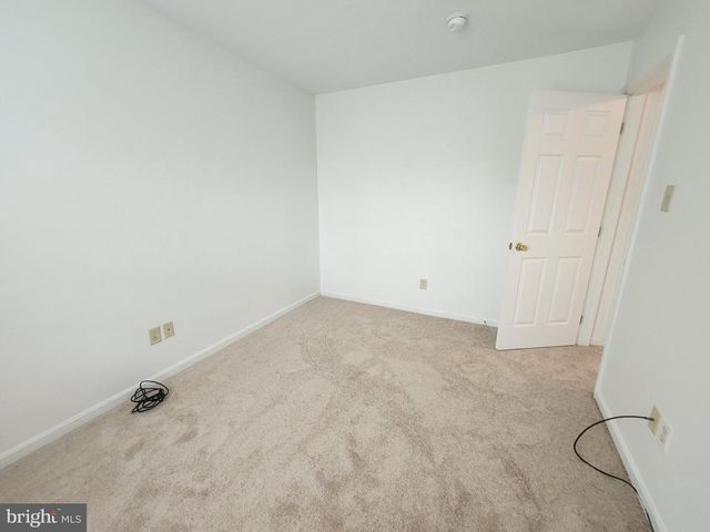 1048 KASINOF AVE, Hagerstown, MD 21742