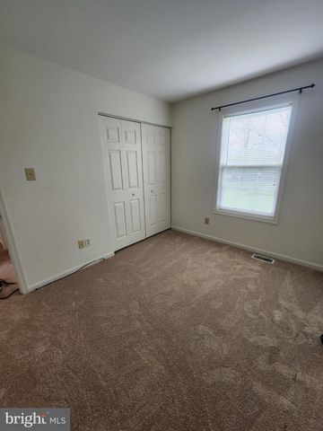 1048 KASINOF AVE, Hagerstown, MD 21742