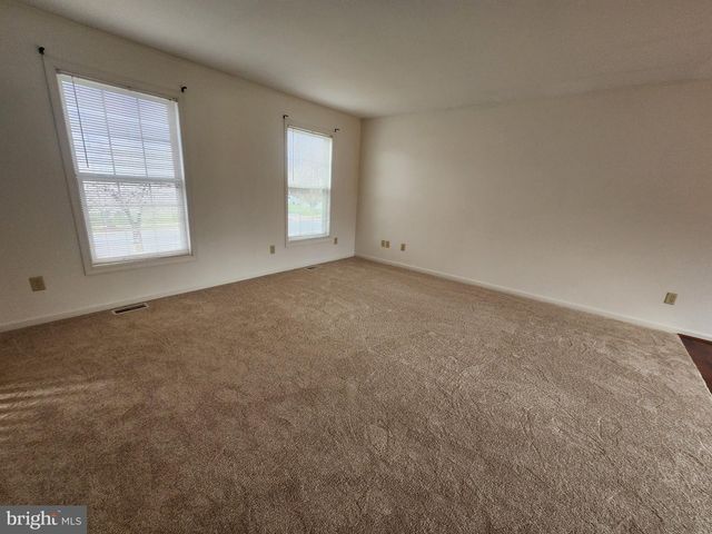 1048 KASINOF AVE, Hagerstown, MD 21742