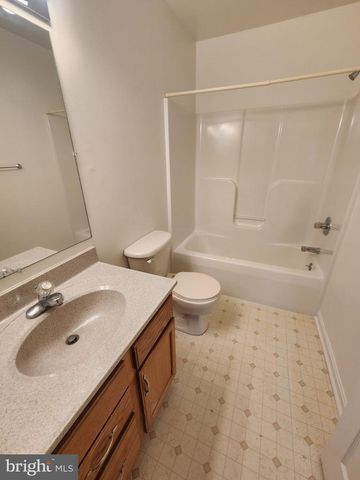1048 KASINOF AVE, Hagerstown, MD 21742