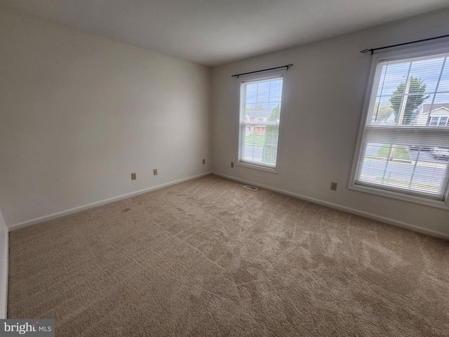 1048 KASINOF AVE, Hagerstown, MD 21742