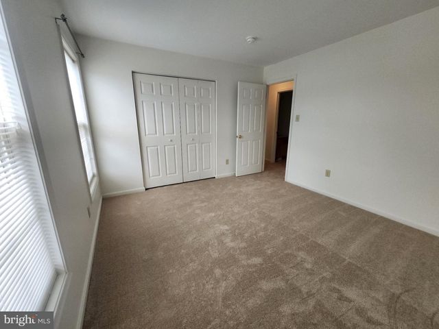 1048 KASINOF AVE, Hagerstown, MD 21742