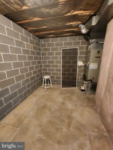 1048 KASINOF AVE, Hagerstown, MD 21742