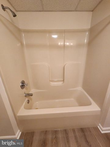 1048 KASINOF AVE, Hagerstown, MD 21742