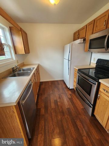 1048 KASINOF AVE, Hagerstown, MD 21742