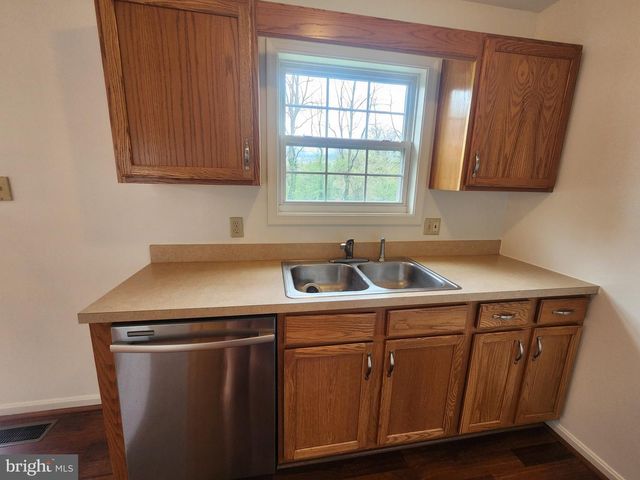 1048 KASINOF AVE, Hagerstown, MD 21742