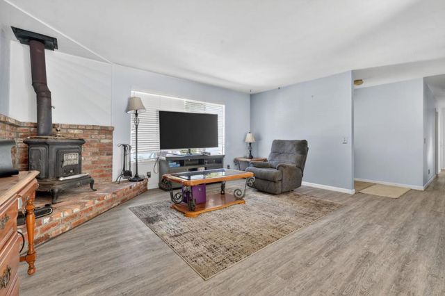 630 Paradise Road, Salinas, CA 93907