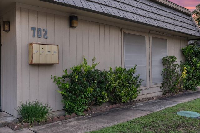 702 Castle Ridge RD C, Austin, TX 78746