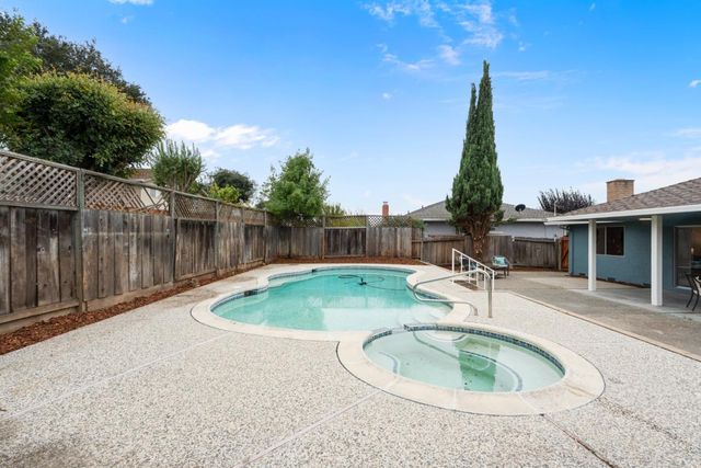 1941 Memorial Drive, Hollister, CA 95023