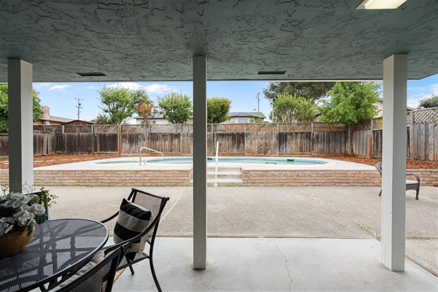 1941 Memorial Drive, Hollister, CA 95023