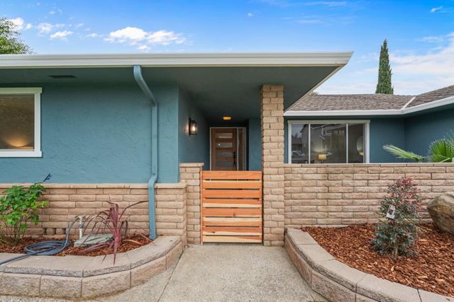 1941 Memorial Drive, Hollister, CA 95023