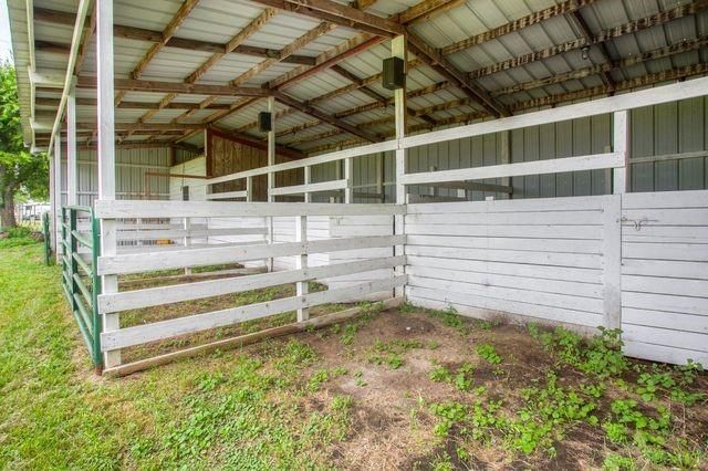 150 Canyon Run Boulevard, Huntsville, TX 77320