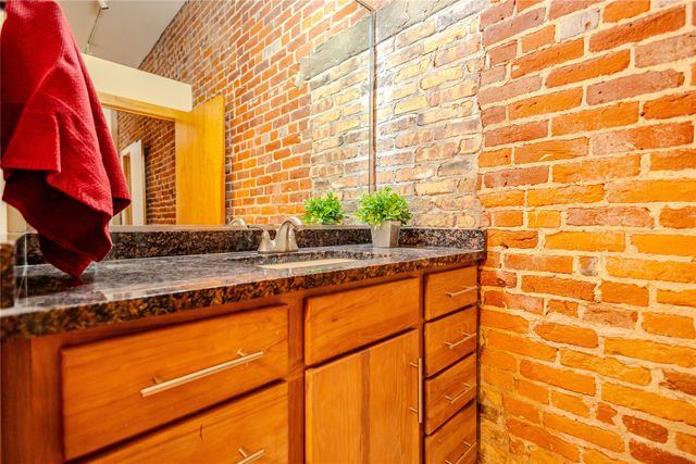 507 E Locust Street 207, Des Moines, IA 50309