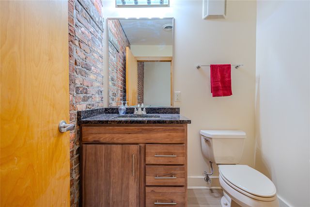 507 E Locust Street 207, Des Moines, IA 50309
