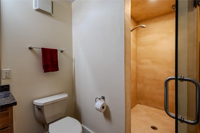 507 E Locust Street 207, Des Moines, IA 50309