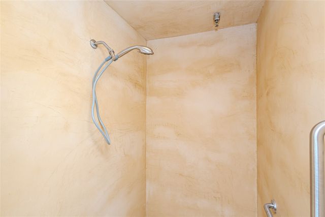 507 E Locust Street 207, Des Moines, IA 50309