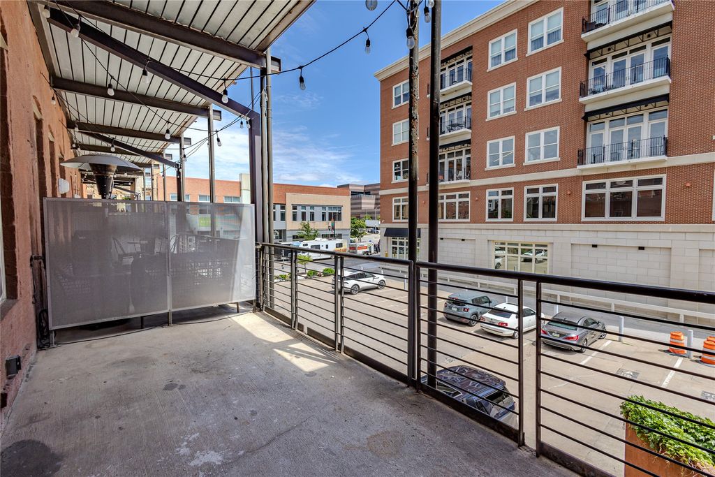 507 E Locust Street 207, Des Moines, IA 50309