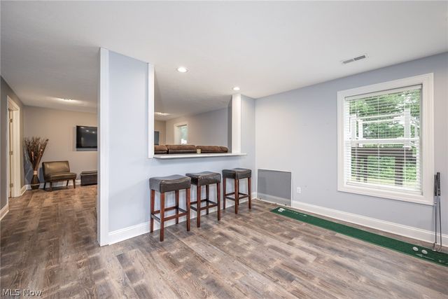 123 quartz Avenue, Peninsula, OH 44264