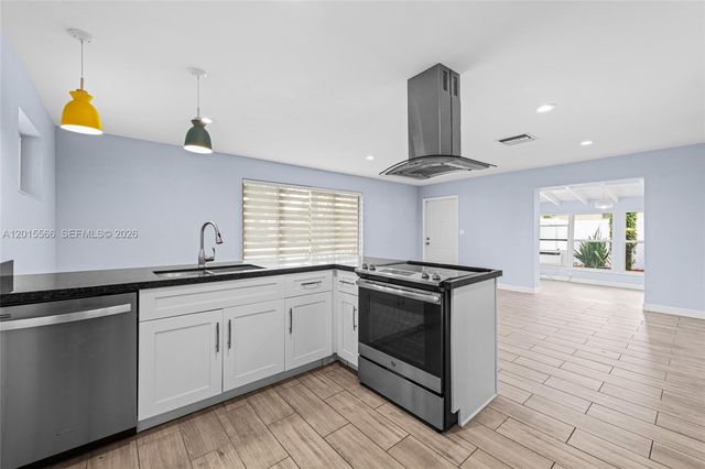 309 NW 43rd Ave, Plantation, FL 33317