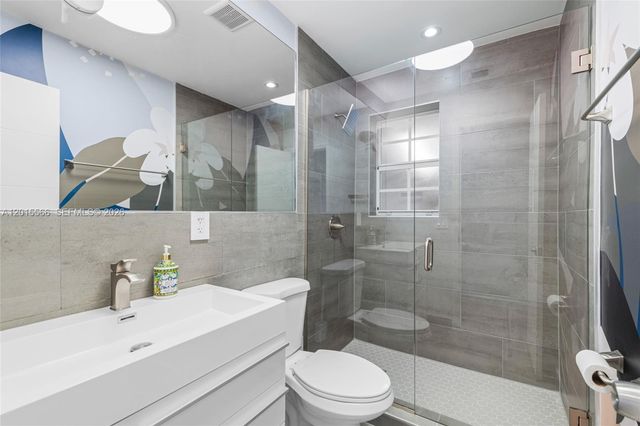 309 NW 43rd Ave, Plantation, FL 33317