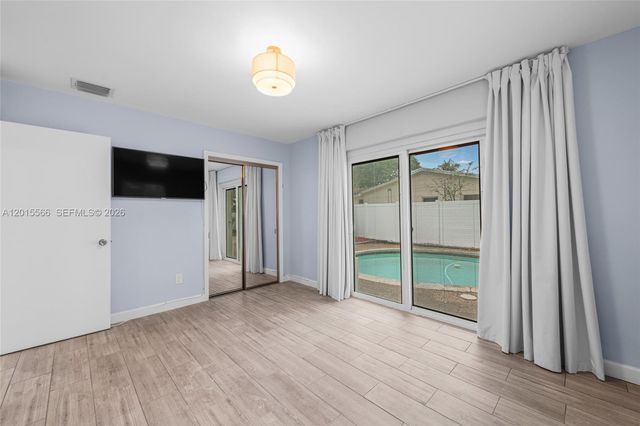 309 NW 43rd Ave, Plantation, FL 33317