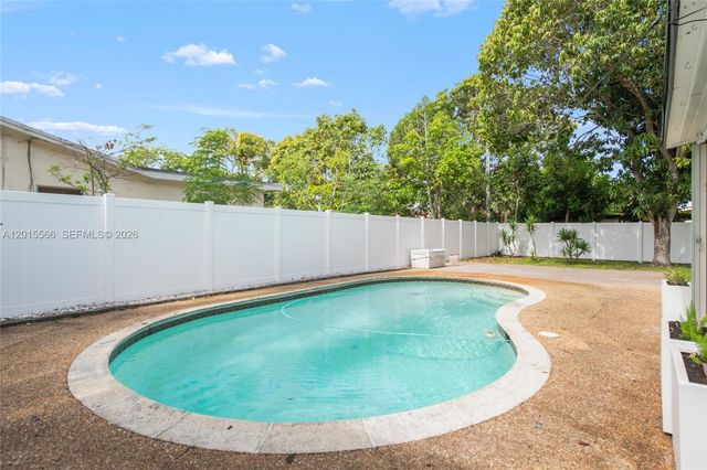 309 NW 43rd Ave, Plantation, FL 33317