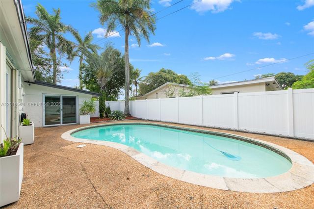 309 NW 43rd Ave, Plantation, FL 33317