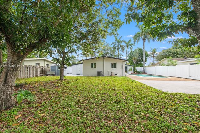 309 NW 43rd Ave, Plantation, FL 33317