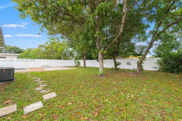 309 NW 43rd Ave, Plantation, FL 33317