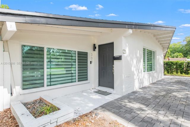 309 NW 43rd Ave, Plantation, FL 33317