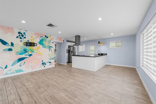 309 NW 43rd Ave, Plantation, FL 33317